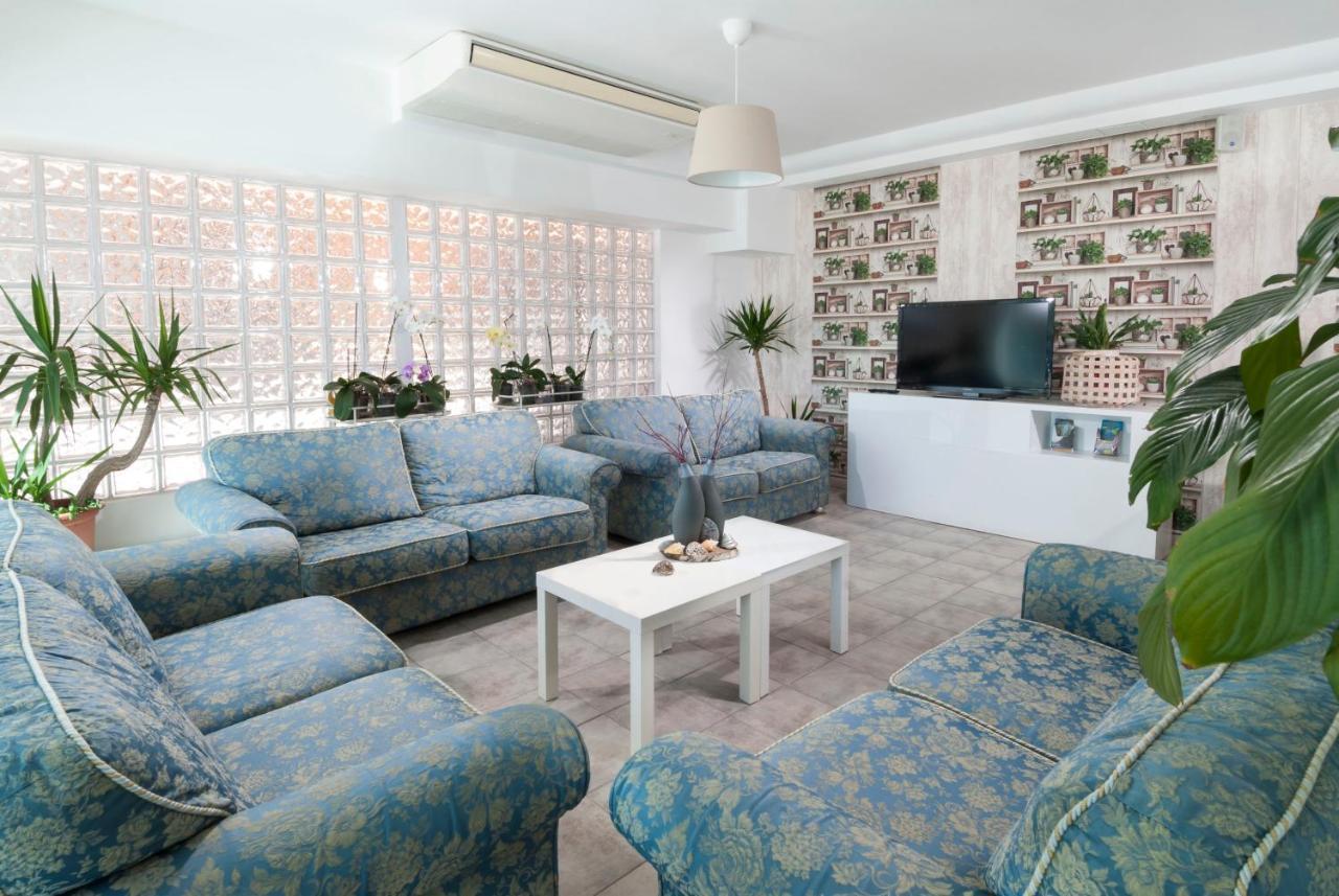 Hotel International Direttamente Sulla Sabbia Misano Adriatico Extérieur photo